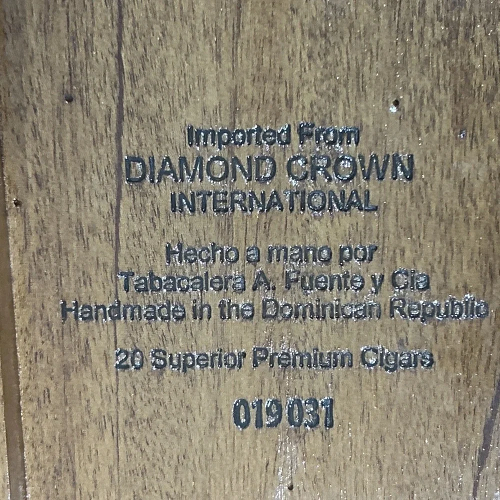 Vintage Diamond Crown Maximus Toro No. 1 Cigar Box Storage Treasure Box Decor